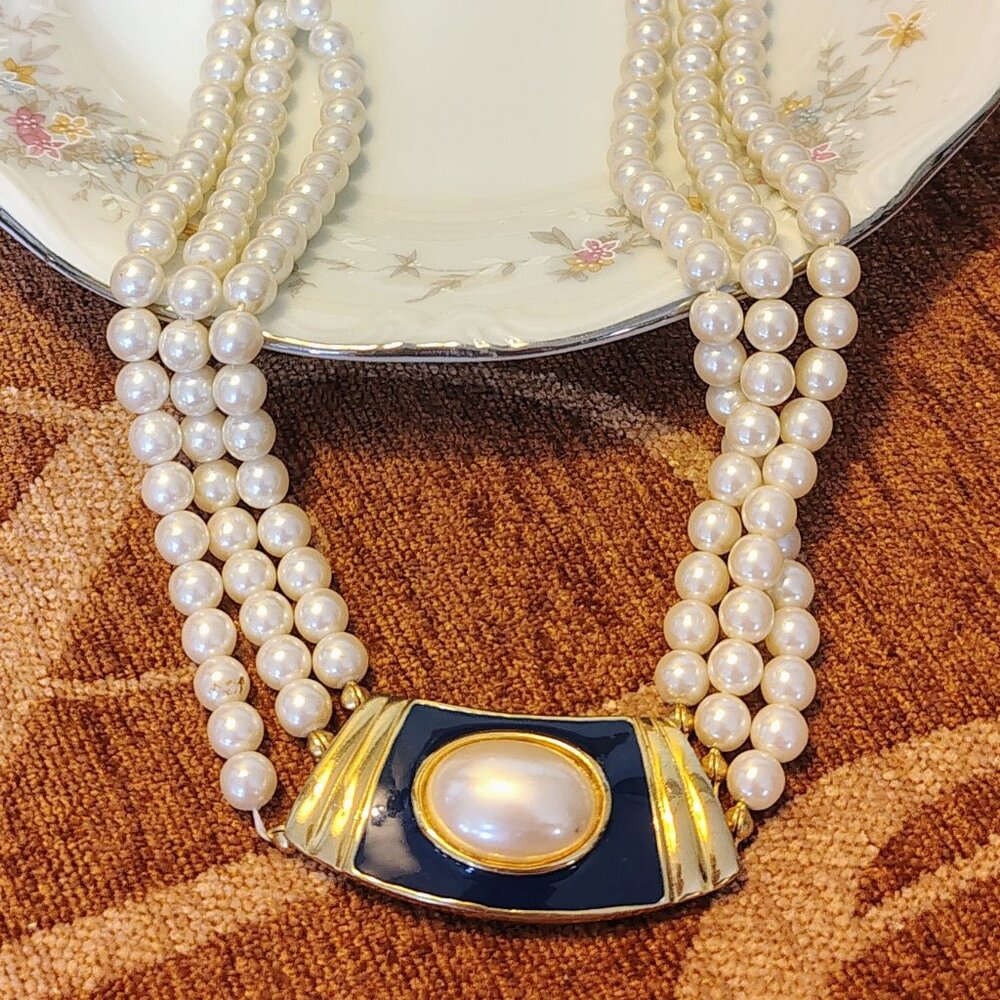Vtg Glass faux Pearls Multiple Strands Navy Enamel Gold Tone Choker Necklace - Picture 6 of 6